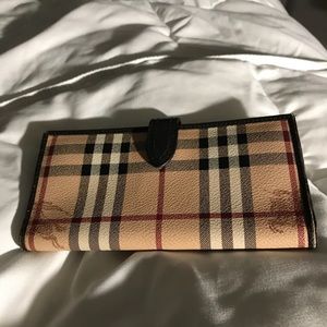 Burberry wallet